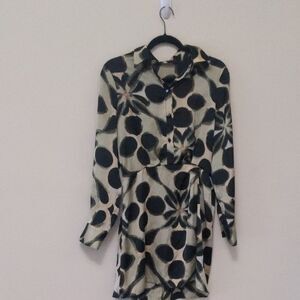 Zara Black and Cream Sheath Dress with Notched Collar